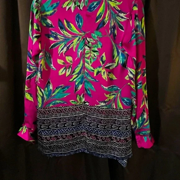 Ladies Rafaella Blouse, Size Small P, aThe colors are wonderful, sleeves roll up - Picture 3 of 4
